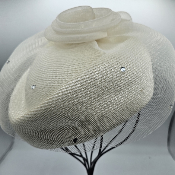 Vintage Pillbox Hat with Netting and Rhinestones - Picture 1 of 16